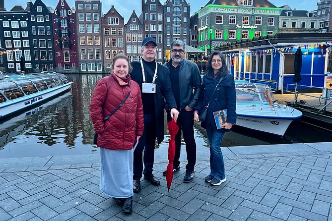 Small Group Walking Tour in Amsterdam with Friendly and Fun Guide - Reading Amsterdam through its canals