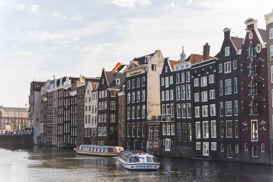 Small-Group Walking Tour with Amsterdam Canal Cruise - Who will get the most from this tour?