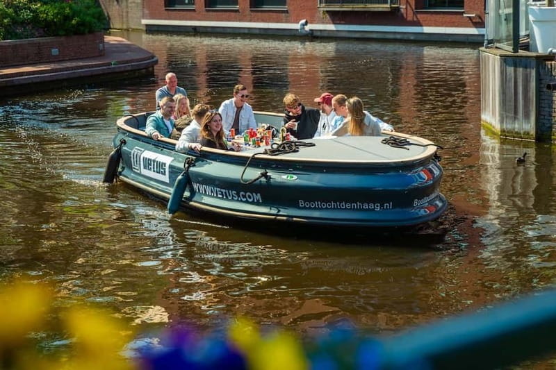 The Hague: Canal Cruise with music from local artists - Seeing The Hague from its canals