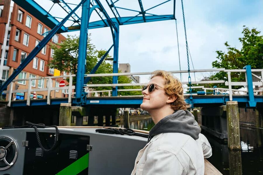 The Hague: Canal Cruise with music from local artists - Meeting at Prinsessepark