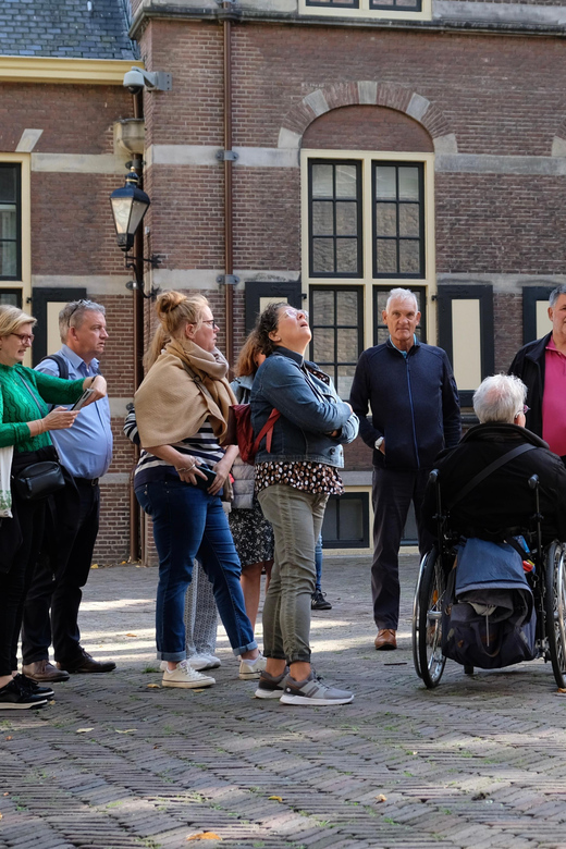 The Hague: City Walking Tour - The Hofvijver and The Hague’s Classic View