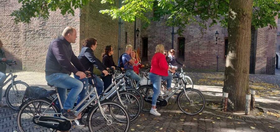 The Hague: Highlights Bike Tour - Is $35 a good price?