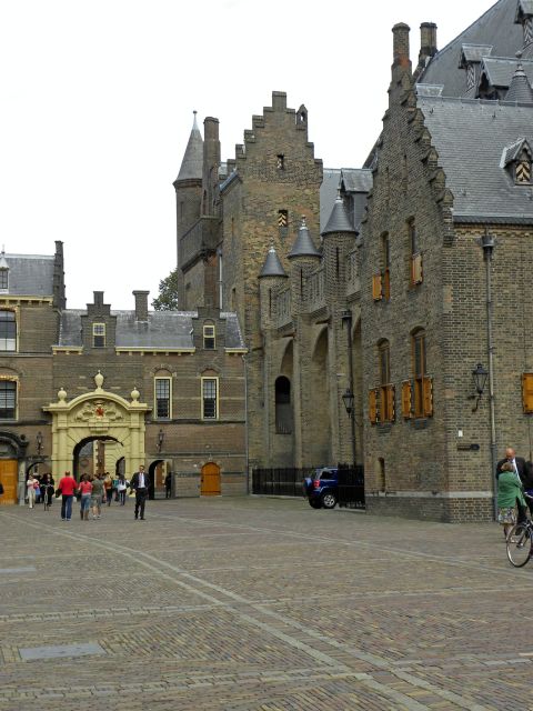 The Hague: Old City Private Walking Tour - Starting at Central Station and entering old The Hague