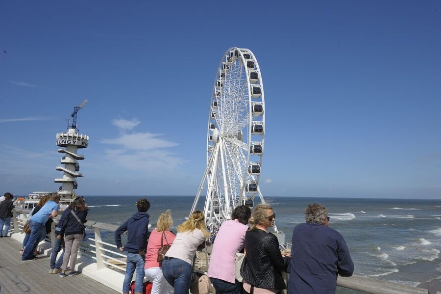 The Hague: The Pier SkyView Ticket with Drink and Snack - Coffee, Tea, Apple Pie, or Muffin