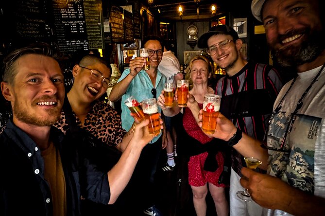 The Ultimate Craft Beer Adventure in Amsterdam! - Crossing the Singel canal on foot