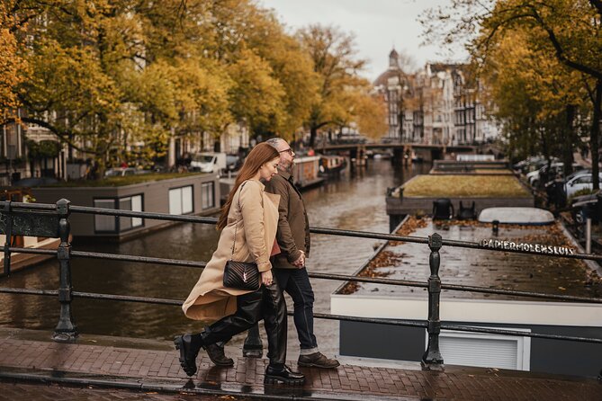 Vacation Photoshoot & Tour in Amsterdam - Ending at Skinny Bridge