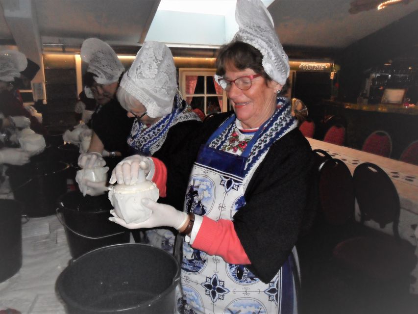 Volendam: 2.5-Hour Cheesemaking Workshop & Clog Making Tour - Gouda, Edam, stroopwafels, and fruit wine