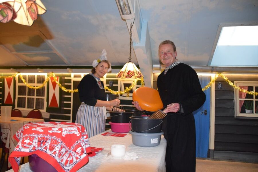 Volendam: 2.5-Hour Cheesemaking Workshop & Clog Making Tour - Languages, access, and group arrangements
