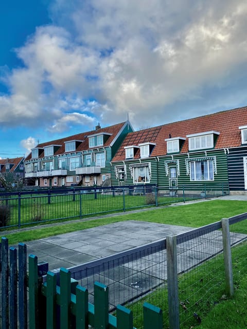 Volendam: Bike Rental including Highlights-Routes - Choosing the right route from Volendam