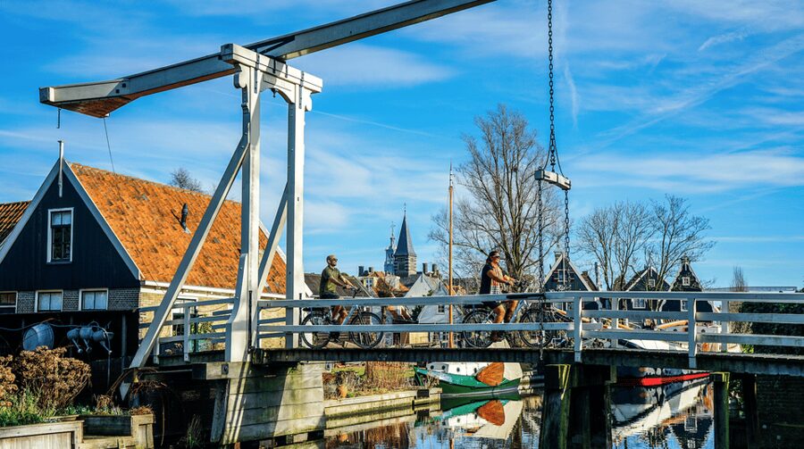 Volendam: E-Bike Rental including Highlights-Routes - Why Volendam is a smart starting point