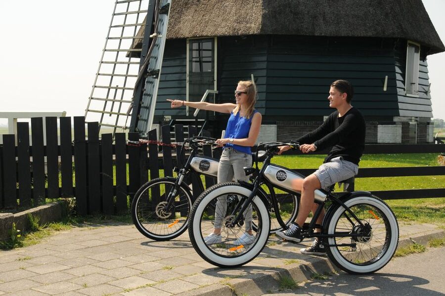 Volendam: E-Fatbike Rental - The longer ride to Marken