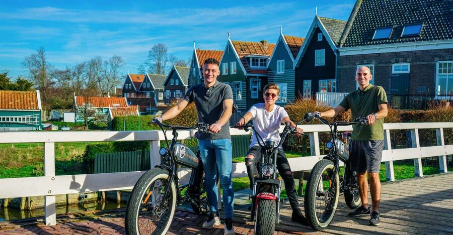 Volendam: E-Fatbike Rental - Returning by the Volendam-Marken Express