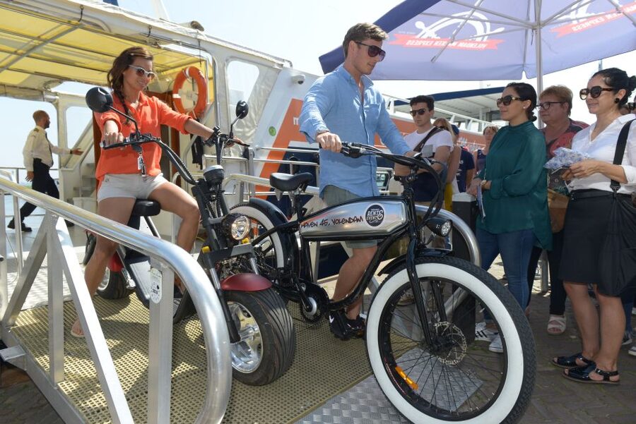 Volendam: E-Fatbike Rental - Comfort, safety, and who should ride