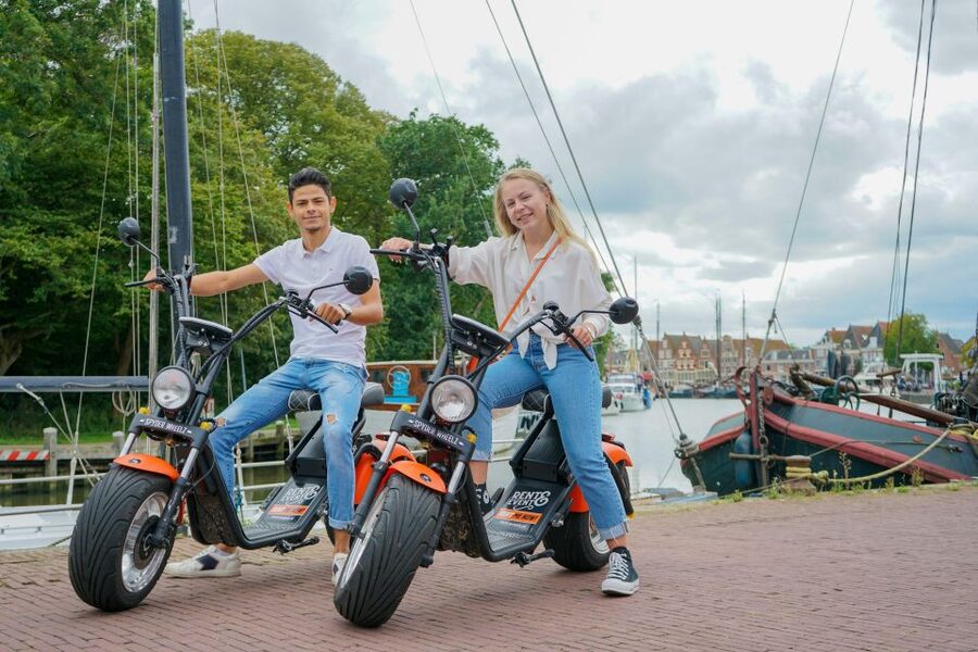 Volendam: E-Scooter Rental - How much time should you book?
