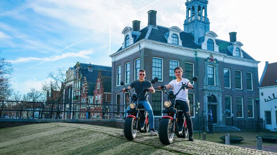 Volendam: E-Scooter Rental - Price, deposits, and practical value