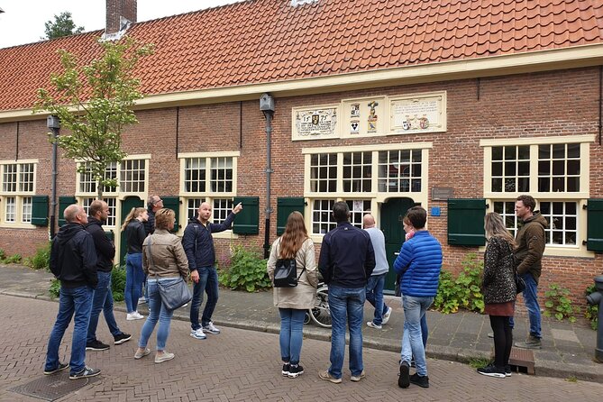 Walking Tour of Delft - The City of Orange and Blue - Guide style: stories, questions, and practical advice