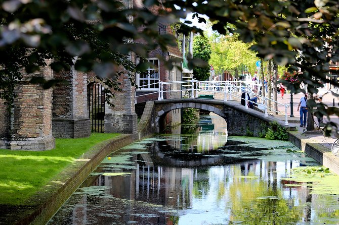 Walking Tour of Delft - The City of Orange and Blue - The place where a national figure was killed