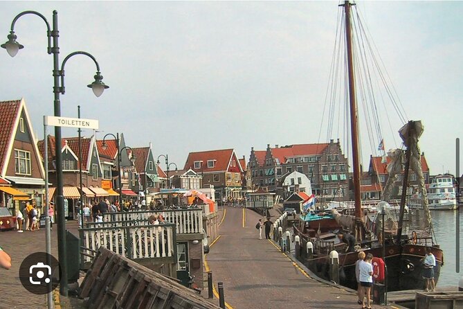 Windmills Country side tour Zaanse Schans-Cheesefactory-Volendam - Volendam: Harbor Views and Lunch Time