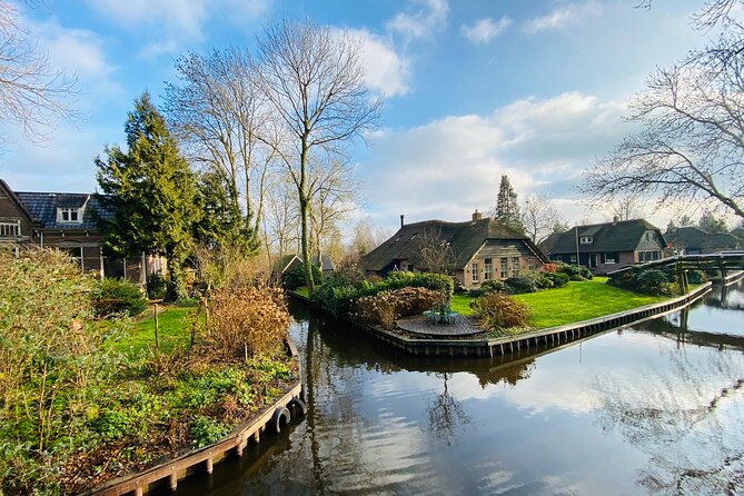 Zaanse Schans and Giethoorn Small-Group Tour with Hotel Pick-Up - The unexpected Royal Amsterdam Diamond visit