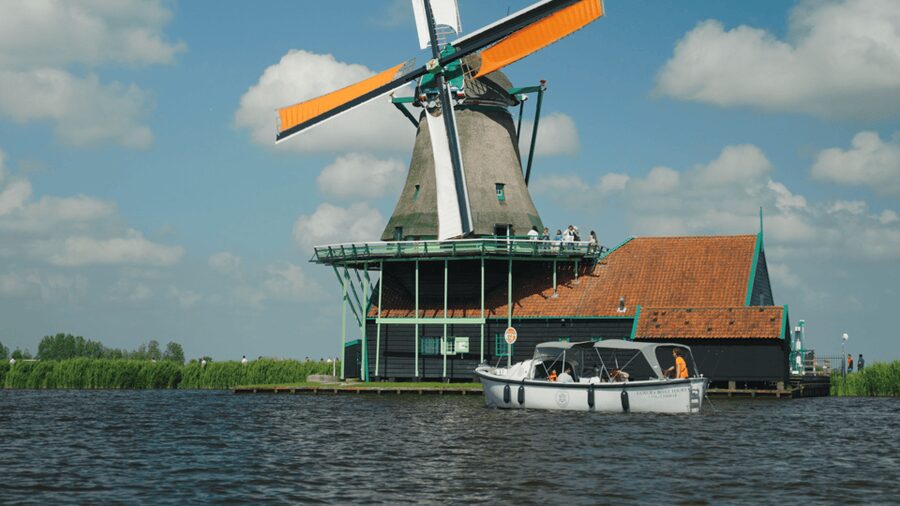 Zaanse Schans: Cruise UNESCO Windmills Village + Live Guide - Why seeing Zaanse Schans from the river matters
