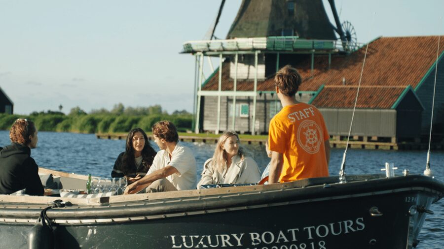 Zaanse Schans: Private Cruise + Live Guide, Optional Drinks - Key points to know before booking
