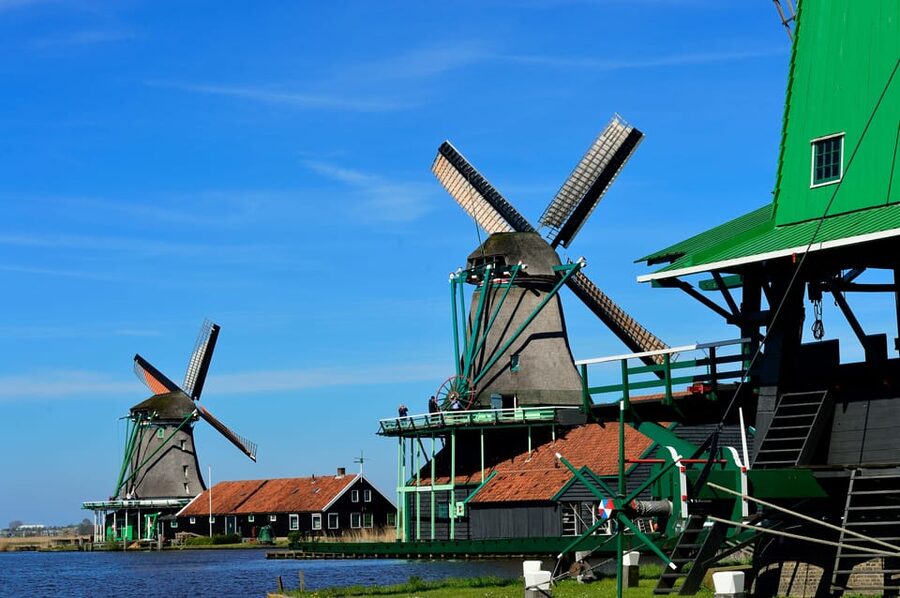 Zaanse Schans: Windmill & Museum Entry Ticket w/ Audio Guide - Historic houses show the ordinary side of Zaanse Schans