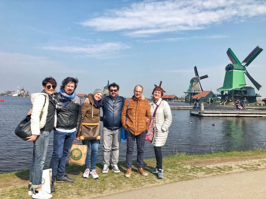 Zaanse Schans Windmills 4-Hour Tour in Italian - The first view of the windmill village