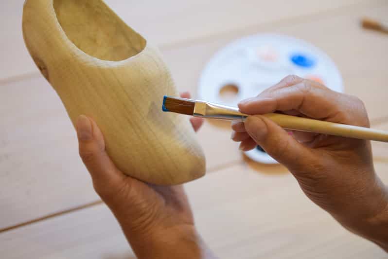 Zaanse Schans: Wooden Shoe Painting Workshop - What the painting session is really like