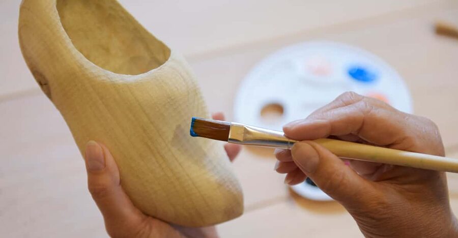 Zaanse Schans: Wooden Shoe Painting Workshop - Choosing one of three wooden shoe souvenirs